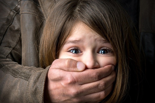 15 quy tắc sống còn ba mẹ cần dạy con để tránh bị bắt cóc