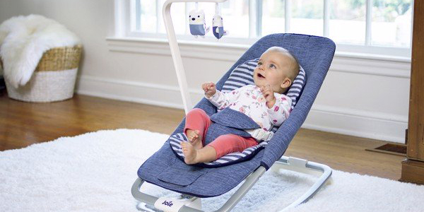 Có nên cho bé sử dụng ghế rung không?