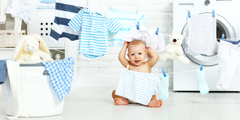 Sai lầm khi giặt quần áo cho trẻ sơ sinh mẹ cần tránh