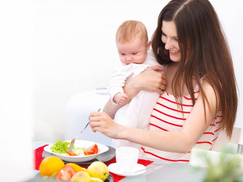 Mẹ sau sinh nên ăn gì để bổ sung đủ dưỡng chất?