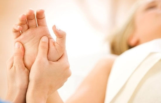 Nhức mỏi khi mang thai tháng đầu báo hiệu điều gì?