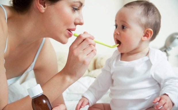 Có nên cho trẻ uống men vi sinh thường xuyên không?